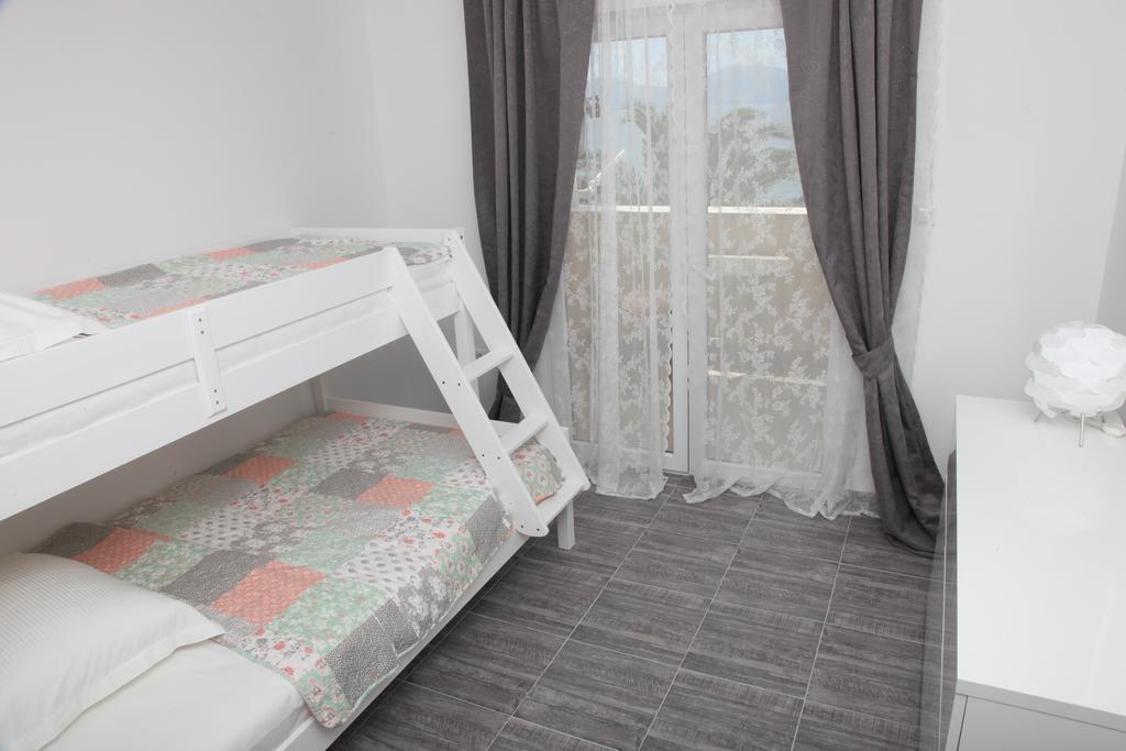 Apartments Mare Градац Екстериор снимка